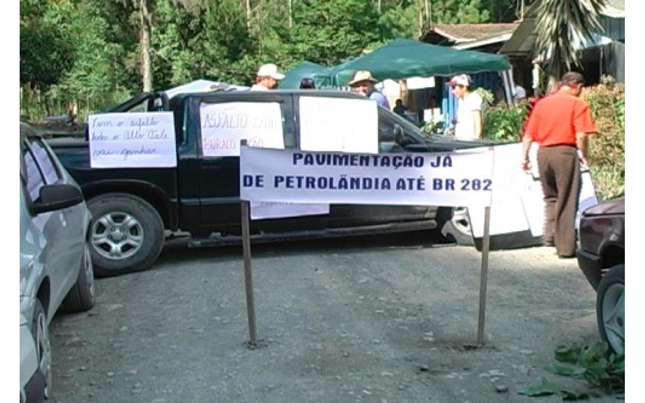 Comissão formada por moradores de Bom Retiro e Petrolândia fazem movimento para ligação asfáltica entre a SC-110 e a BR-282
