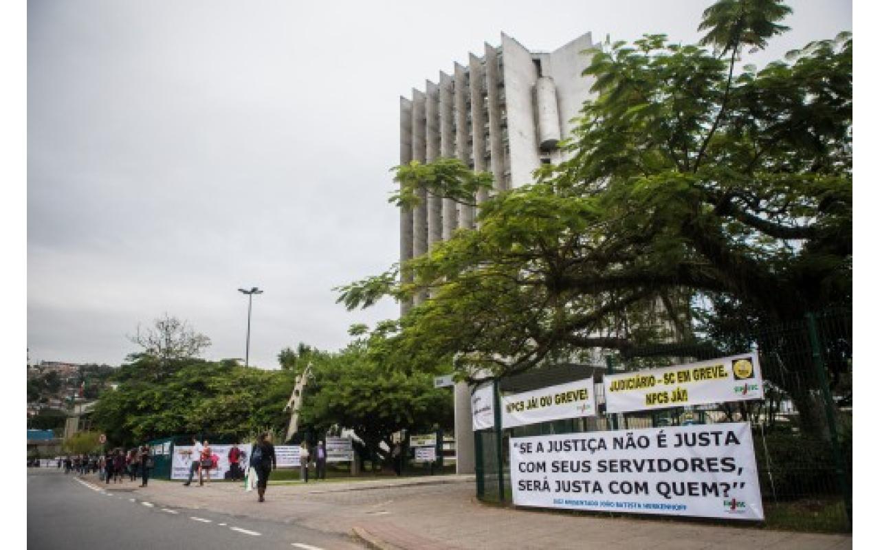 Servidores do Judiciário mantém greve na Comarca de Ituporanga