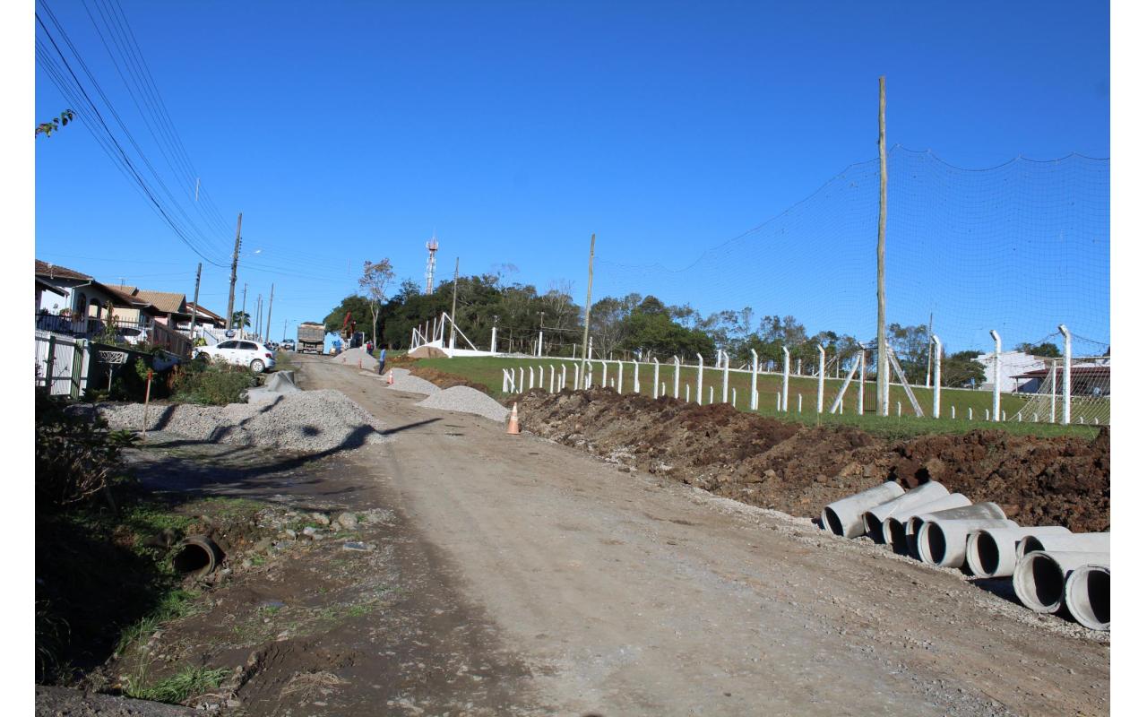 Administração de Imbuia inicia asfaltamento de rua que da acesso ao Cruz de Malta