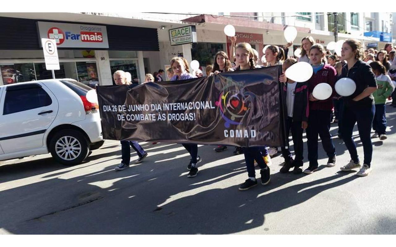 Comad realiza gincana esportiva e cultural com alunos das escolas de Ituporanga
