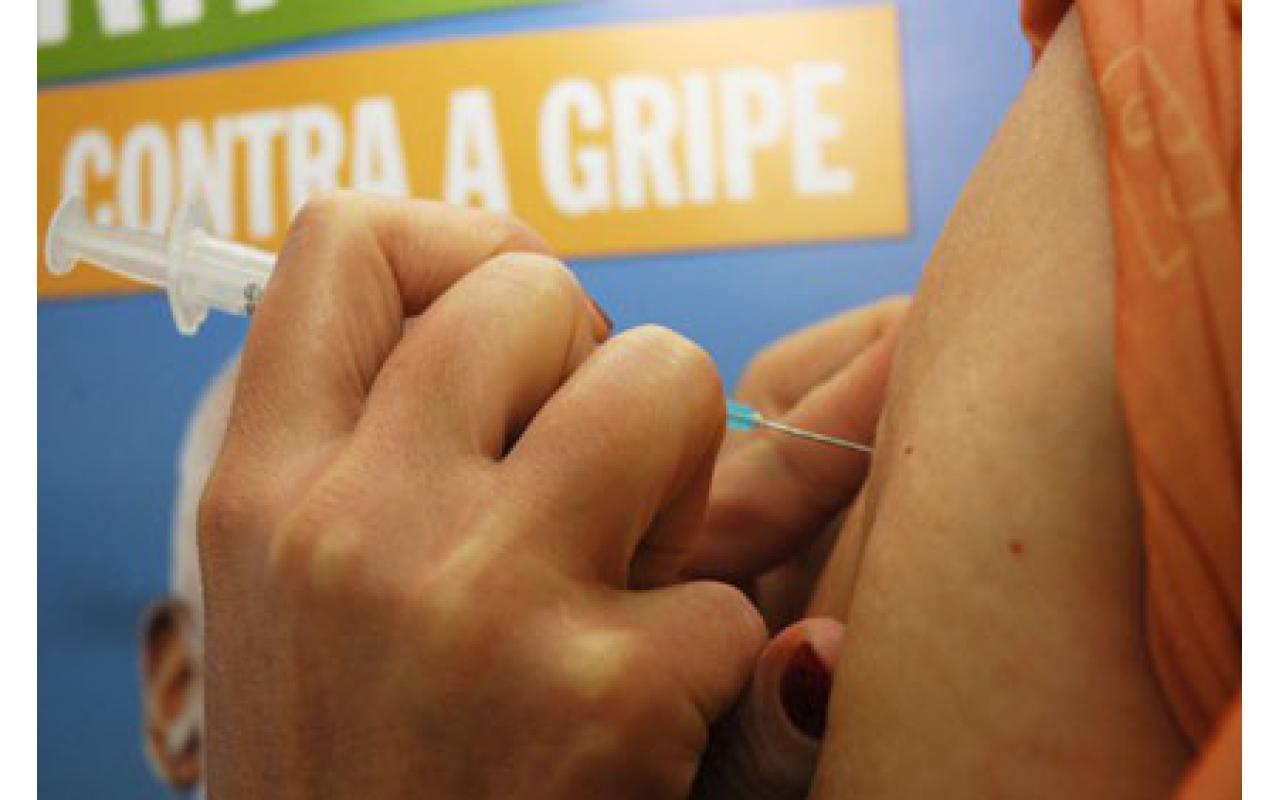 Leoberto Leal já imunizou mais de 40% dos públicos prioritários da campanha contra a gripe