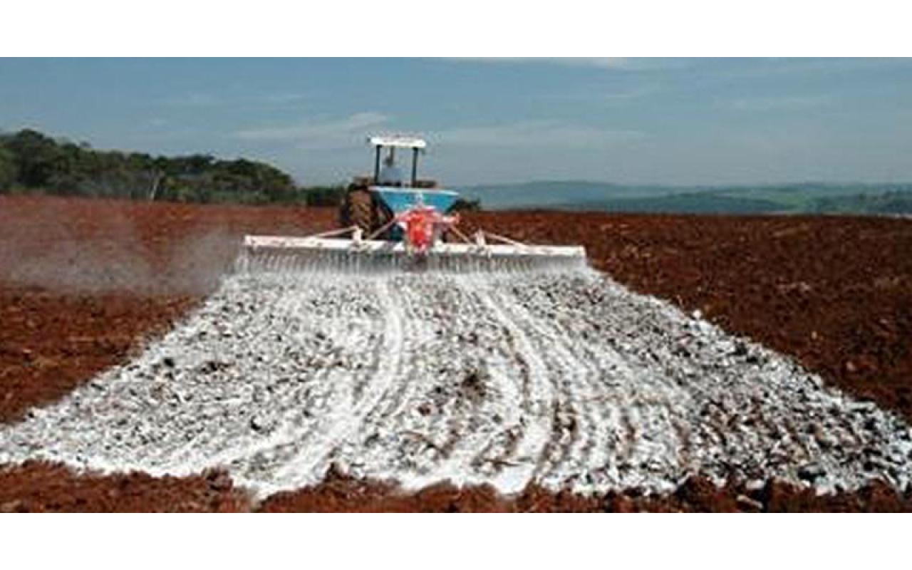 Agricultores de Atalanta já podem adquirir cargas de calcário do Programa Terra Boa