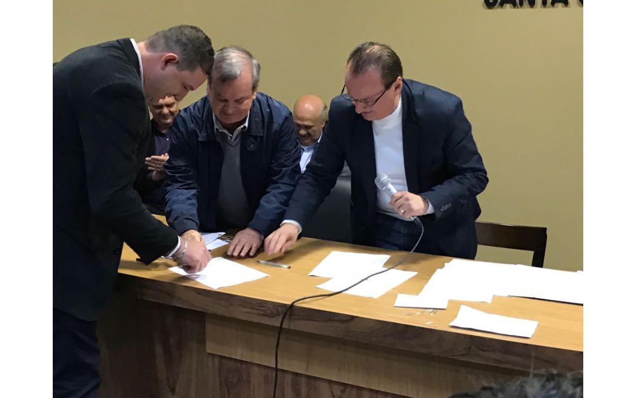 Com recursos de emenda parlamentar prefeitura de Aurora amplia a frota de veículos