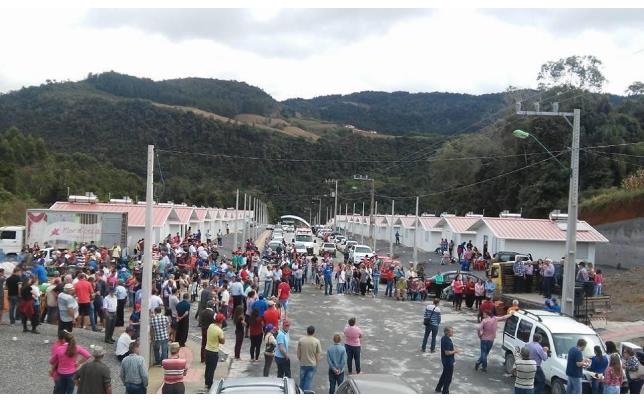Inaugurado Loteamento Jardim das Colinas em Leoberto Leal
